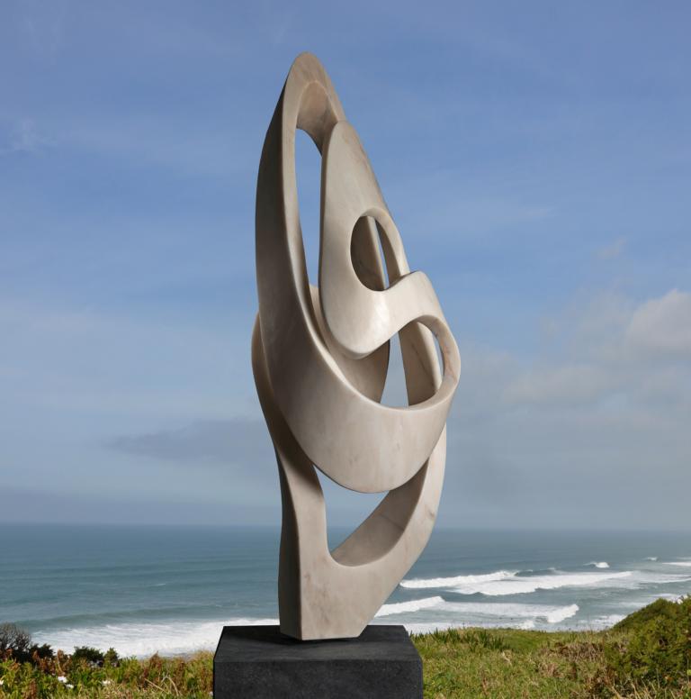Georg Scheele "Guardian of Emptiness"The Philosophy Behind My Work My sculptures are an expression of the philosophical question: "Who am I?" They reflect the joy of discovery and the process of self-exploration. Each piece captures the essence of my inner journey, transforming spontaneous impulses into conscious movements that freeze a moment in time. My goal is to create forms that bring the viewer from stillness into stillness, bridging the emotional, intellectual, and spiritual dimensions.
